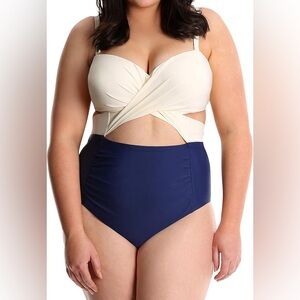 EUC! LYSA Plus Size 1 Piece Monokini Swimsuit Cut Out Front Carly size 3X 26W